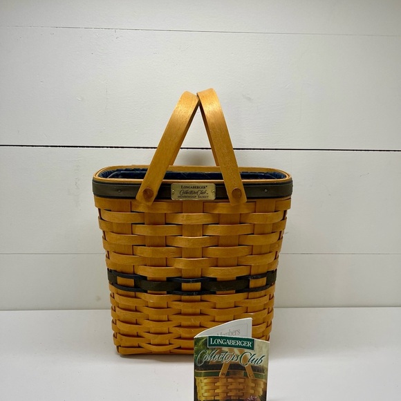 Leuenberger collectors club double handle basket with green accent fabric liner - Picture 3 of 6